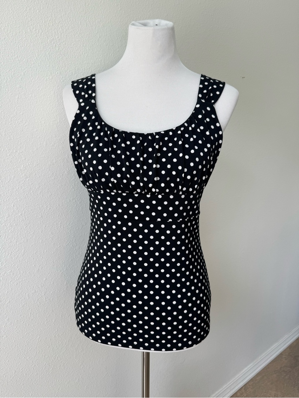 Ann Taylor Black & White Polka Dot Sleeveless Tank Top